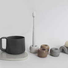 Load image into Gallery viewer, Round Single Toothbrush Holder