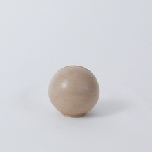 Load image into Gallery viewer, Round Card Holder