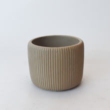 Load image into Gallery viewer, Ribbed Round Planter