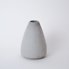 Load image into Gallery viewer, Large Bud Vase