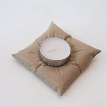 Load image into Gallery viewer, Pillow Nest Tealight Candle Holder