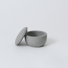 Load image into Gallery viewer, Small Pot with Lid