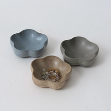 Load image into Gallery viewer, Flower Trinket Dish