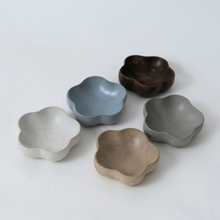 Load image into Gallery viewer, Flower Trinket Dish