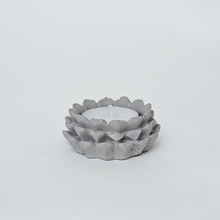 Load image into Gallery viewer, Pinecone Tealight Candle Holder