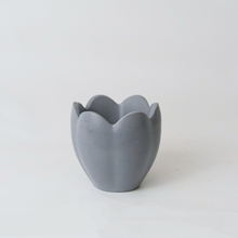 Load image into Gallery viewer, Simple Flower Planter