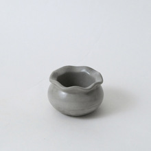 Load image into Gallery viewer, Wavy Pot / Planter