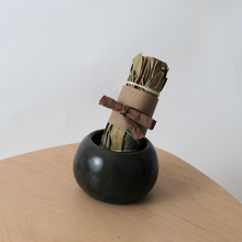 Load image into Gallery viewer, Mono Round Holder

