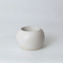 Load image into Gallery viewer, Sphere Vessel Planter
