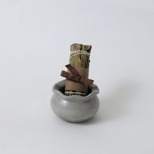 Load image into Gallery viewer, Wavy Pot / Planter
