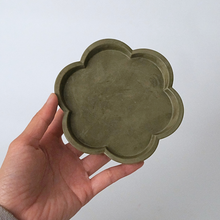 Load image into Gallery viewer, Flower Coaster
