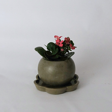 Load image into Gallery viewer, Sphere Vessel Planter
